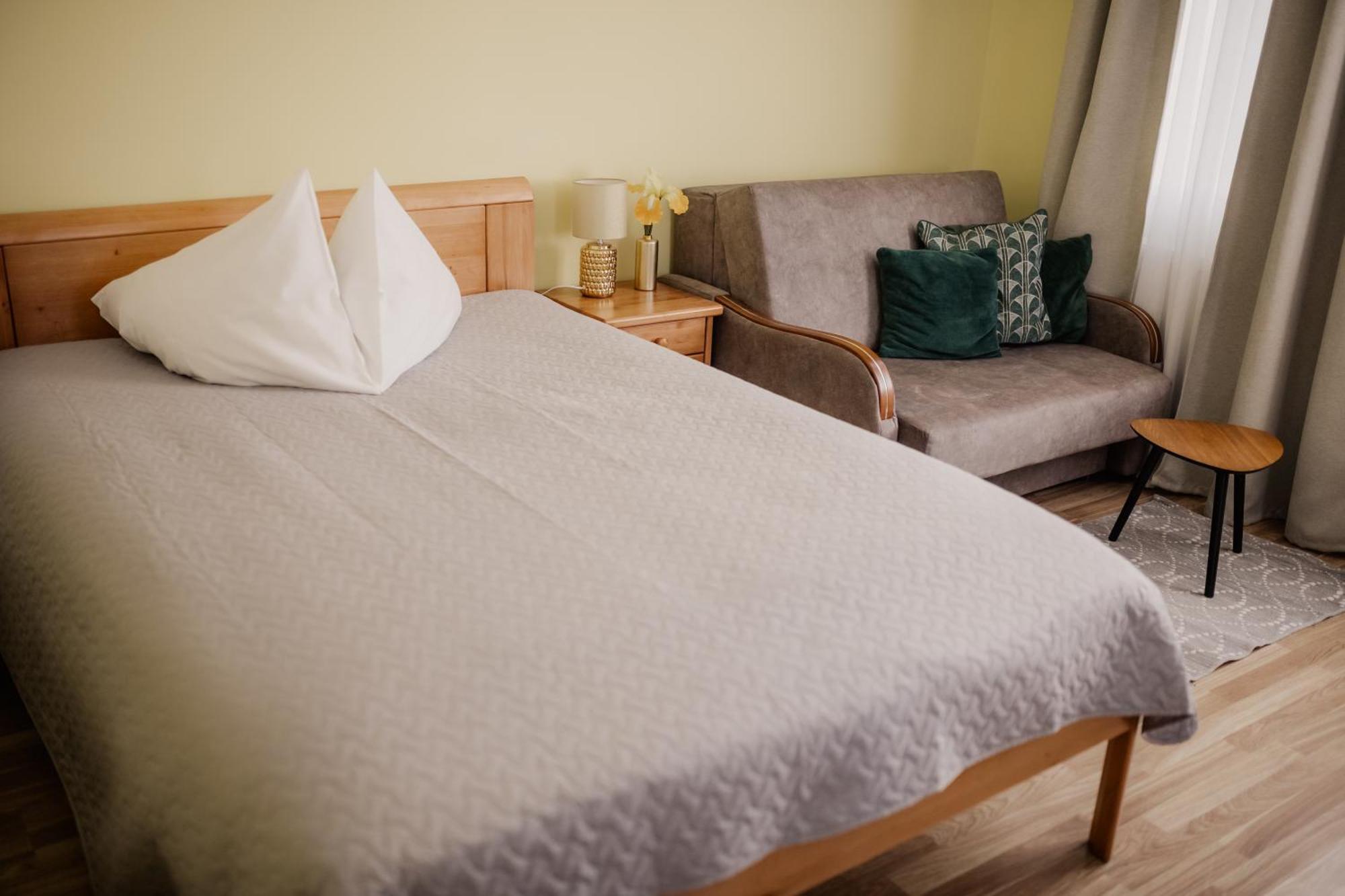 Saules Iela 2A Aparthotel Saldus Luaran gambar